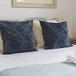 Chic & Trendy 1-Bed In Wimbledon
