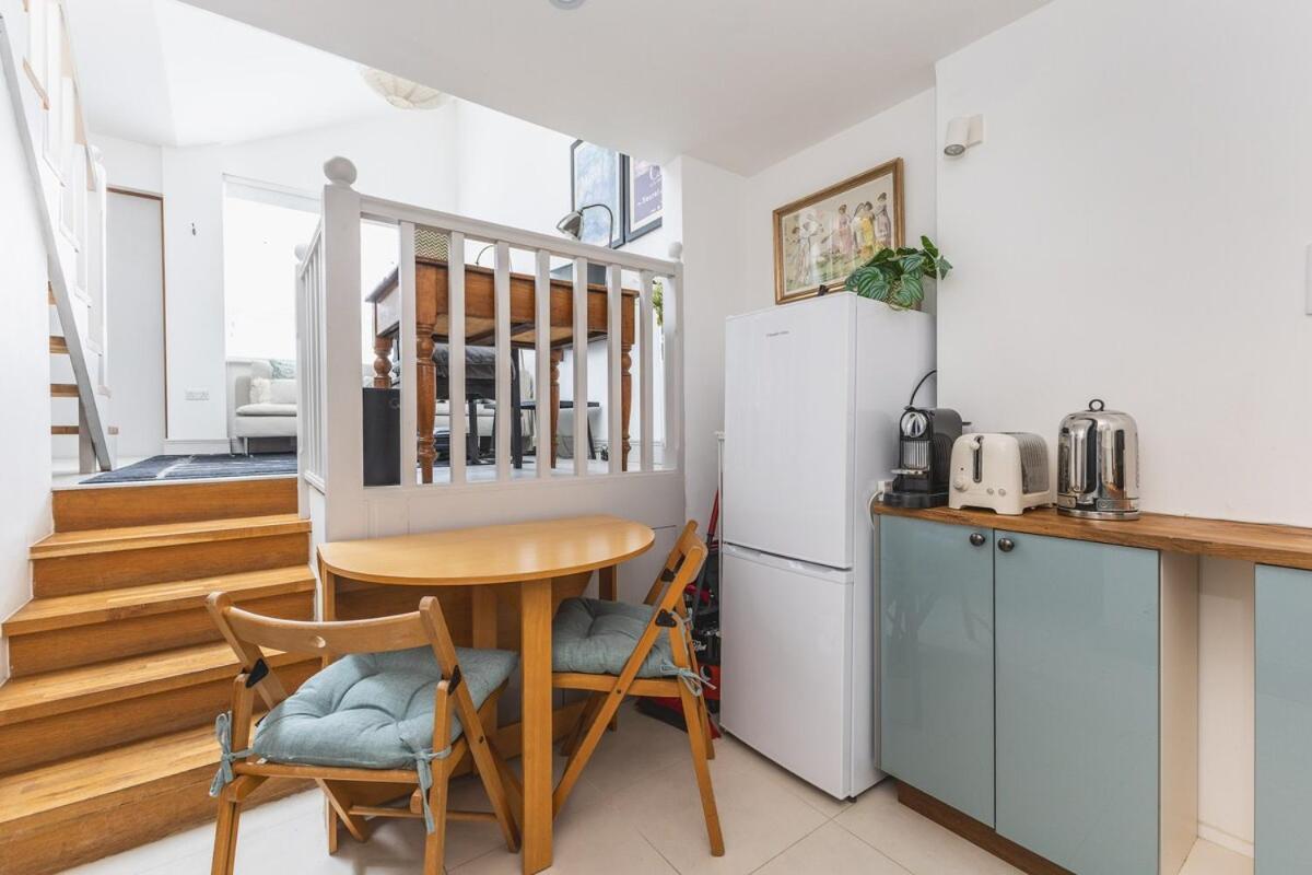 Chic & Trendy 1-bed In Wimbledon *