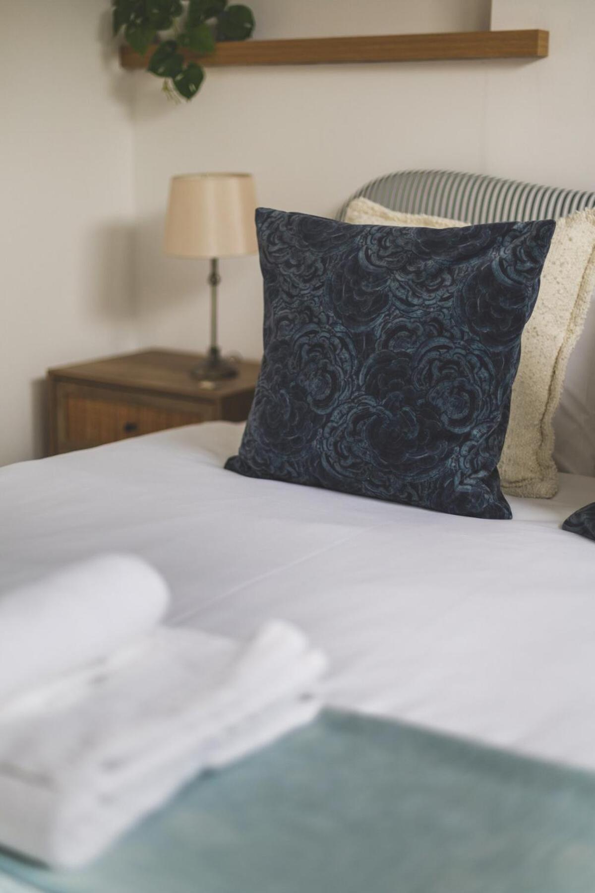 Chic & Trendy 1-bed In Wimbledon London